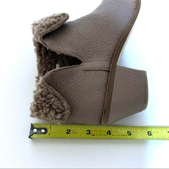 Kelsi Dagger Split Ankle Booties Sherpa Fold Top Taupe Brown Textured Size 6 - Picture 14 of 15